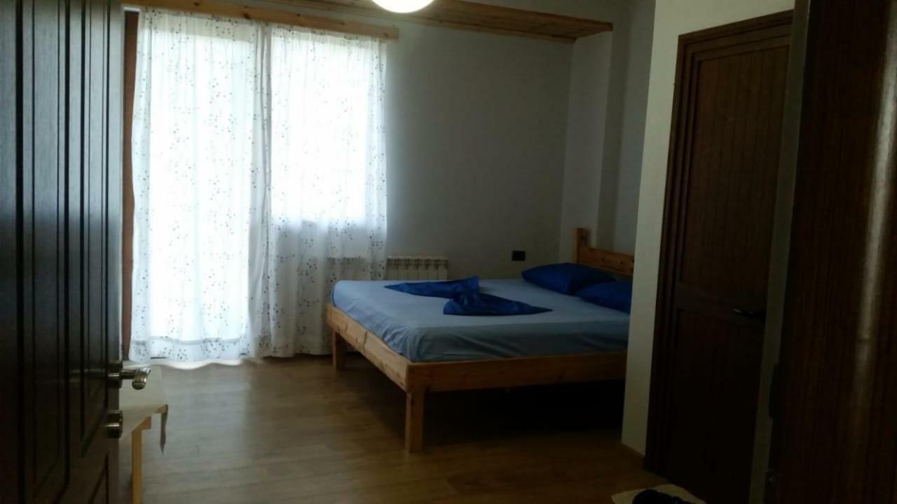 Bujtina E Tomorrit Hotel Ujanik ภายนอก รูปภาพ