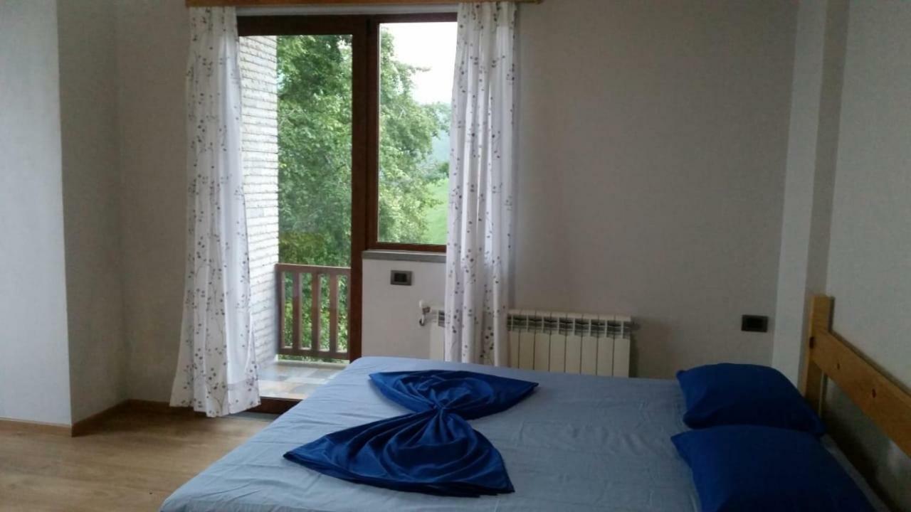 Bujtina E Tomorrit Hotel Ujanik ภายนอก รูปภาพ
