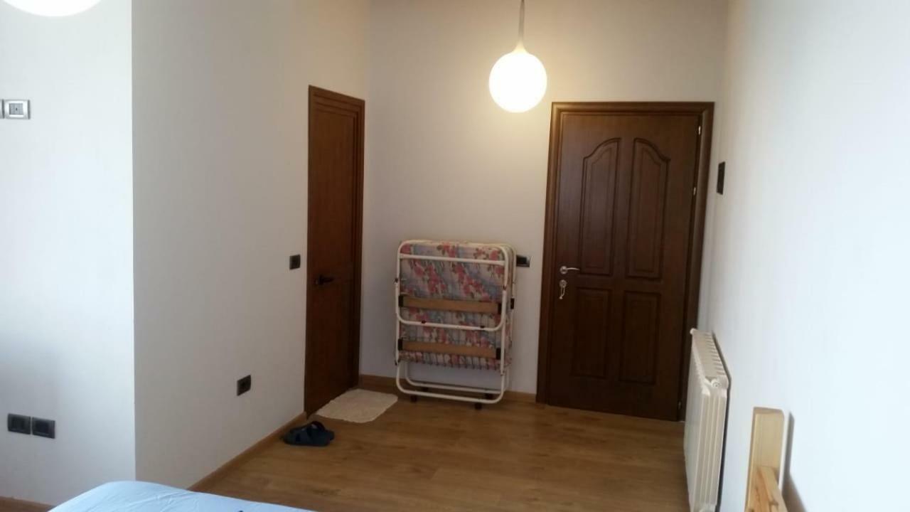 Bujtina E Tomorrit Hotel Ujanik ภายนอก รูปภาพ