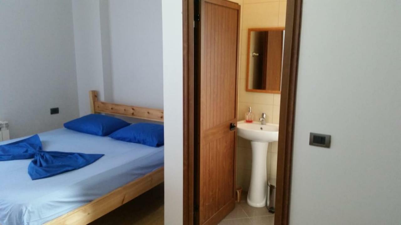 Bujtina E Tomorrit Hotel Ujanik ภายนอก รูปภาพ