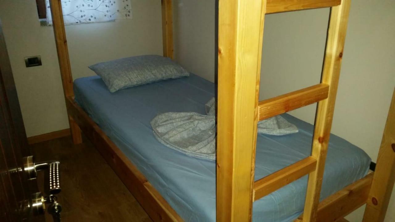 Bujtina E Tomorrit Hotel Ujanik ภายนอก รูปภาพ